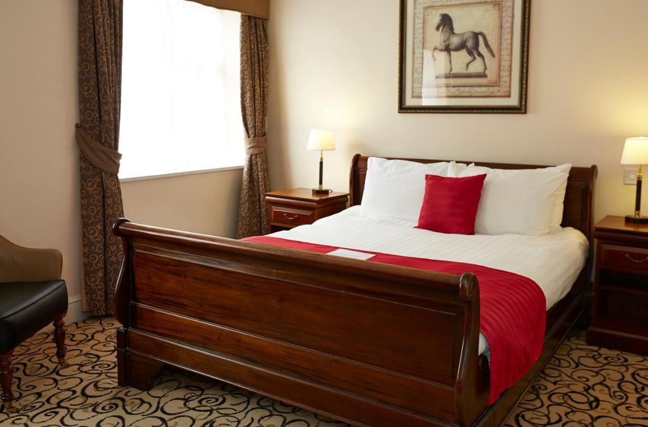 Red Lion Hotel By Greene King Inns فيريهام المظهر الخارجي الصورة
